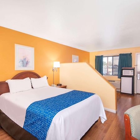 Travelodge By Wyndham Kingman Exterior foto