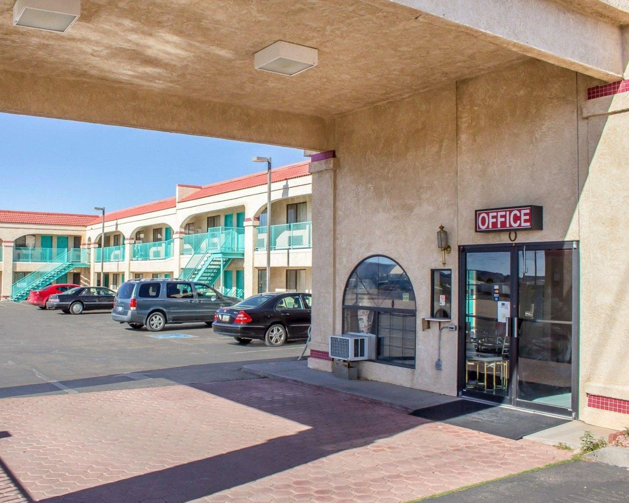 Travelodge By Wyndham Kingman Exterior foto