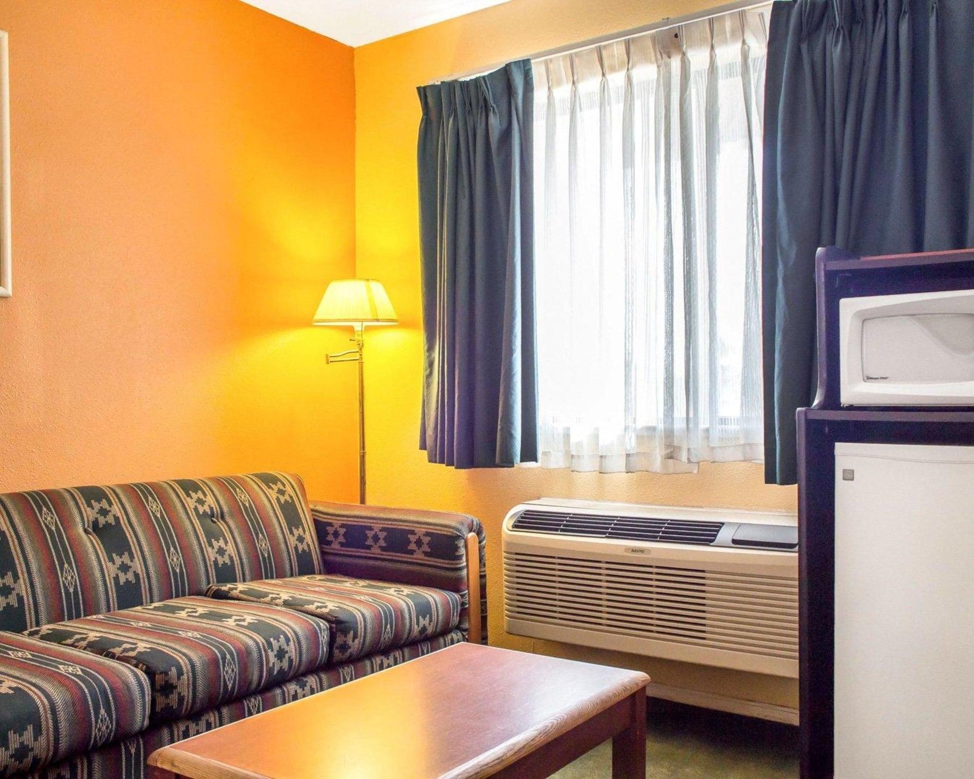 Travelodge By Wyndham Kingman Exterior foto