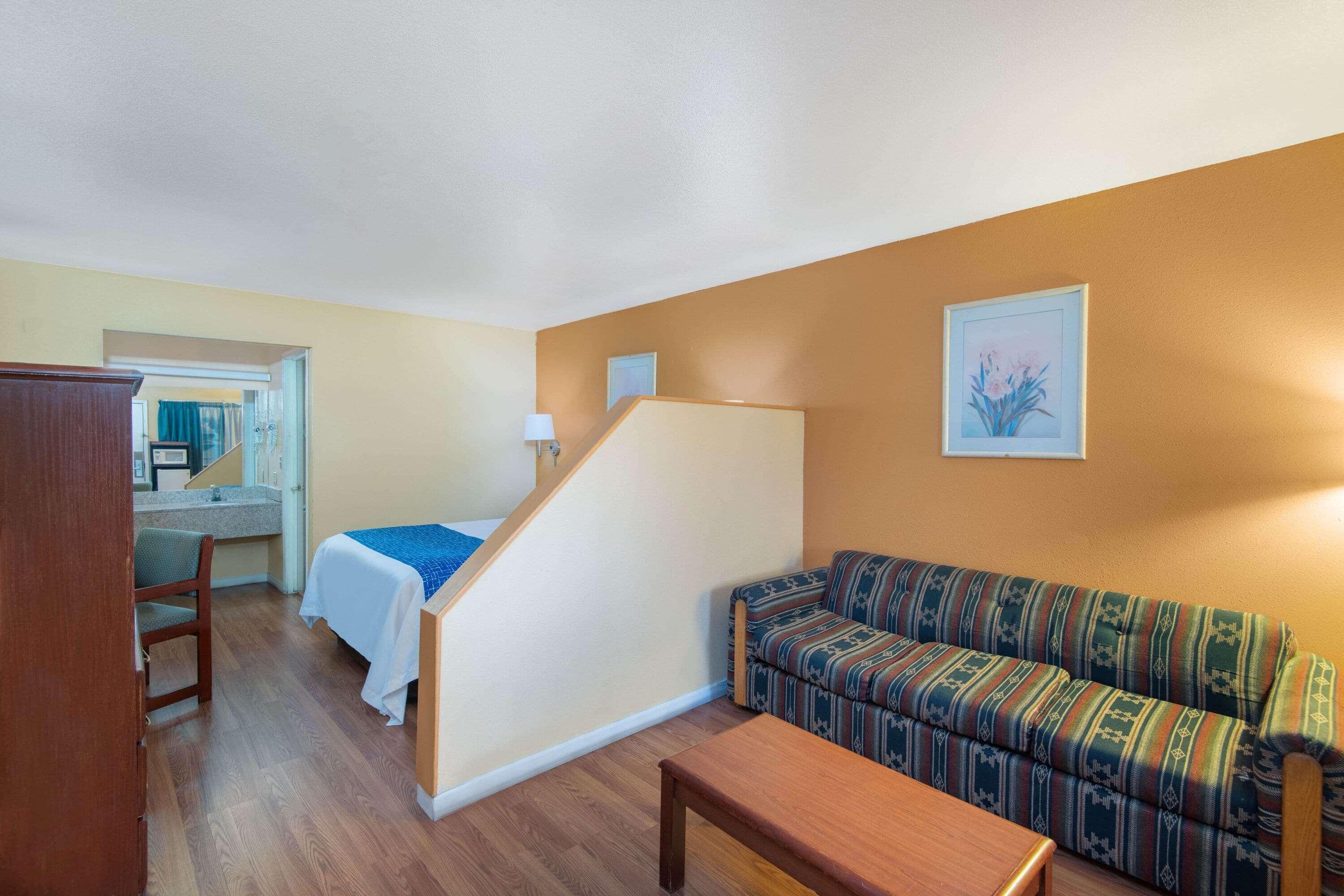 Travelodge By Wyndham Kingman Exterior foto